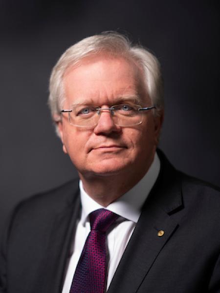 Picture of Professor Brian Schmidt